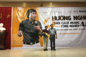 Talk show “Hướng nghiệp thời cách mạng công nghiệp 4.0” của  TS. Lê Thẩm Dương nhân kỷ niệm 15 năm thành lập Trường Đại học Khoa học (24/10/2002 – 24/10/2017)