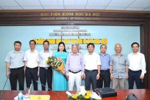 Nghiên cứu sinh Nguyễn Thu Hằng bảo vệ thành công luận án Tiến sĩ chuyên ngành Kinh tế phát triển tại Viện Khoa học Xã hội.