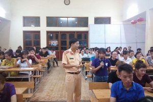 Giao lưu tìm hiểu pháp luật về trật tự an toàn giao thông năm 2017