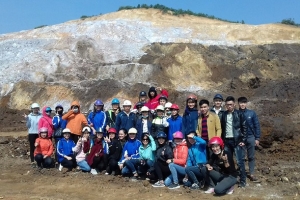 Sinh viên chuyên ngành quản lý tài nguyên khoáng sản khảo sát mỏ sắt tiến bộ nhằm gắn kết lý thuyết với thực tiễn