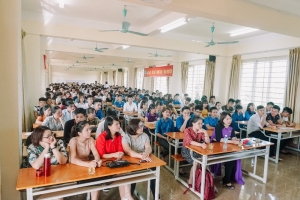 Buổi gặp mặt chào tân sinh viên K16 - Khoa Luật và Quản lý xã hội