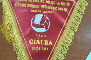 Khoa Luật & Quản lý xã hội giành giải ba cuộc thi bóng chuyền hơi