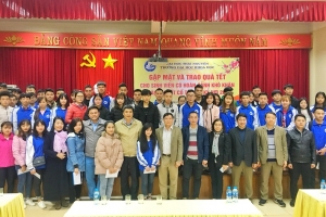 Trường Đại học Khoa Học - Đại học Thái Nguyên dành tặng 75 suất quà cho sinh viên có hoàn cảnh khó khăn nhân dịp xuân Kỷ Hợi 2019