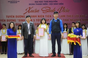 Lễ kết nạp đảng viên mới năm 2019 của khoa Hóa học