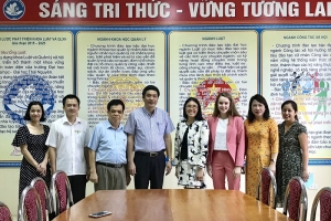 Trường Đại học Indiana Hoa Kỳ chia sẻ kinh nghiệm giảng dạy và nghiên cứu Luật học với Trường Đại học Khoa học