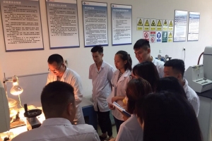 Khoa Hóa học Trường Đại học Khoa học với hoạt động trao đổi sinh viên quốc tế