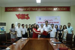 Lễ kí kết Hợp đồng chuyển giao khoa học công nghệ Quy trình tạo cao chiết cây đơn đất để làm nguyên liệu mỹ phẩm giữa Trường Đại học Khoa học và Công ty Cổ phần Techem Việt Nam