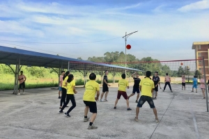 Giao lưu bóng chuyền hơi gắn kết tình thầy trò