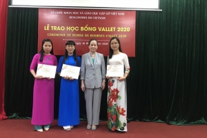 Giảng viên, sinh viên Đại học Khoa học vinh dự nhận học bổng Vallet năm 2020
