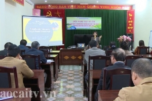 Giảng viên khoa Tài nguyên và Môi trường tập huấn hạn chế chất thải nhựa tại Lào Cai