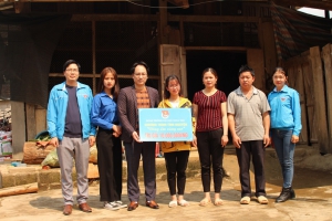 Đoàn trường Đại học Khoa học tổ chức thành công chương trình Đông ấm vùng cao 2020