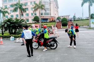 Tập huấn kiến thức an toàn giao thông và hướng dẫn kỹ năng lái xe an toàn