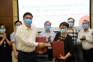 Lễ ký kết thỏa thuận hợp tác giữa trường Đại học Khoa học và Khoa Luật - Đại học Quốc gia Hà Nội